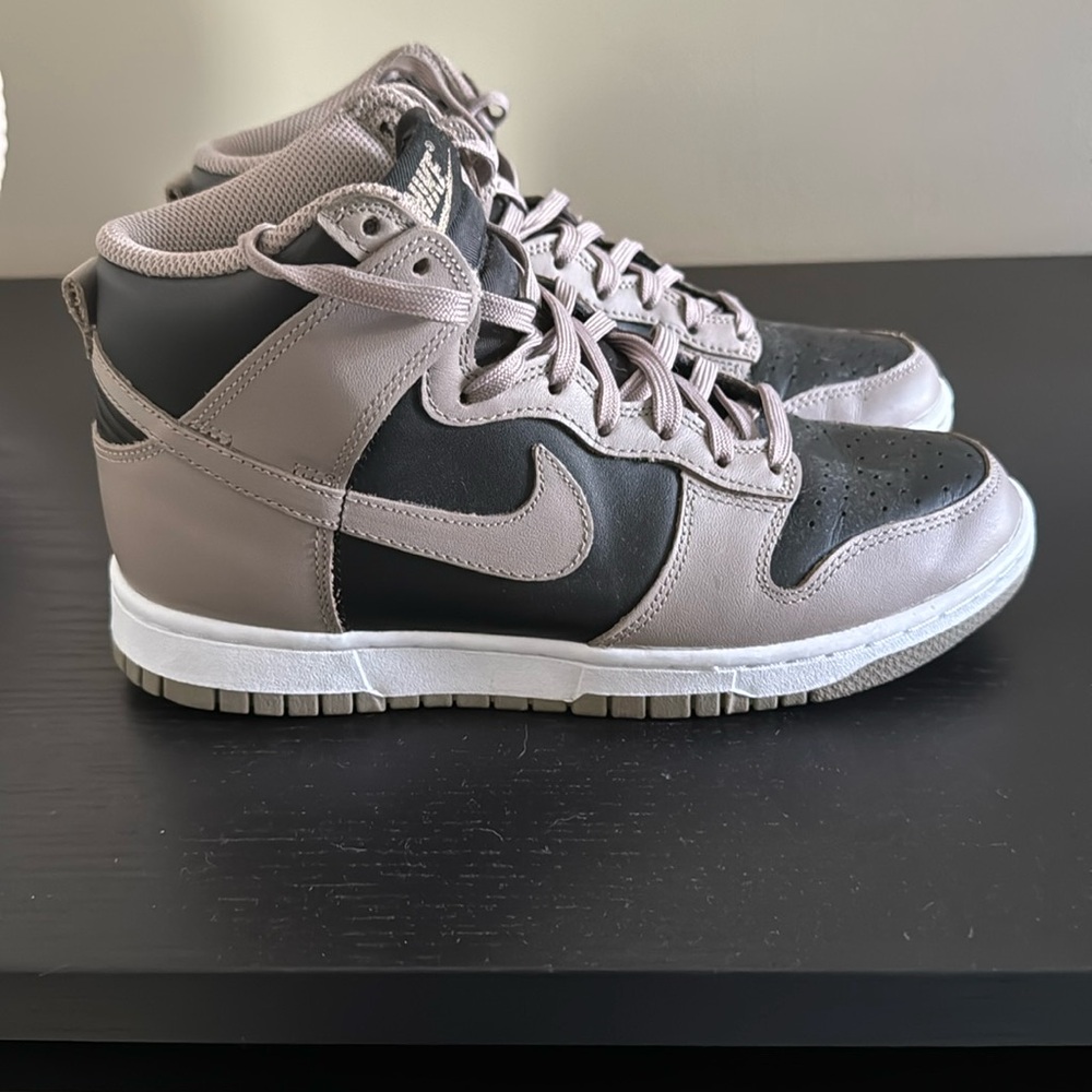 Mid Nike Dunks